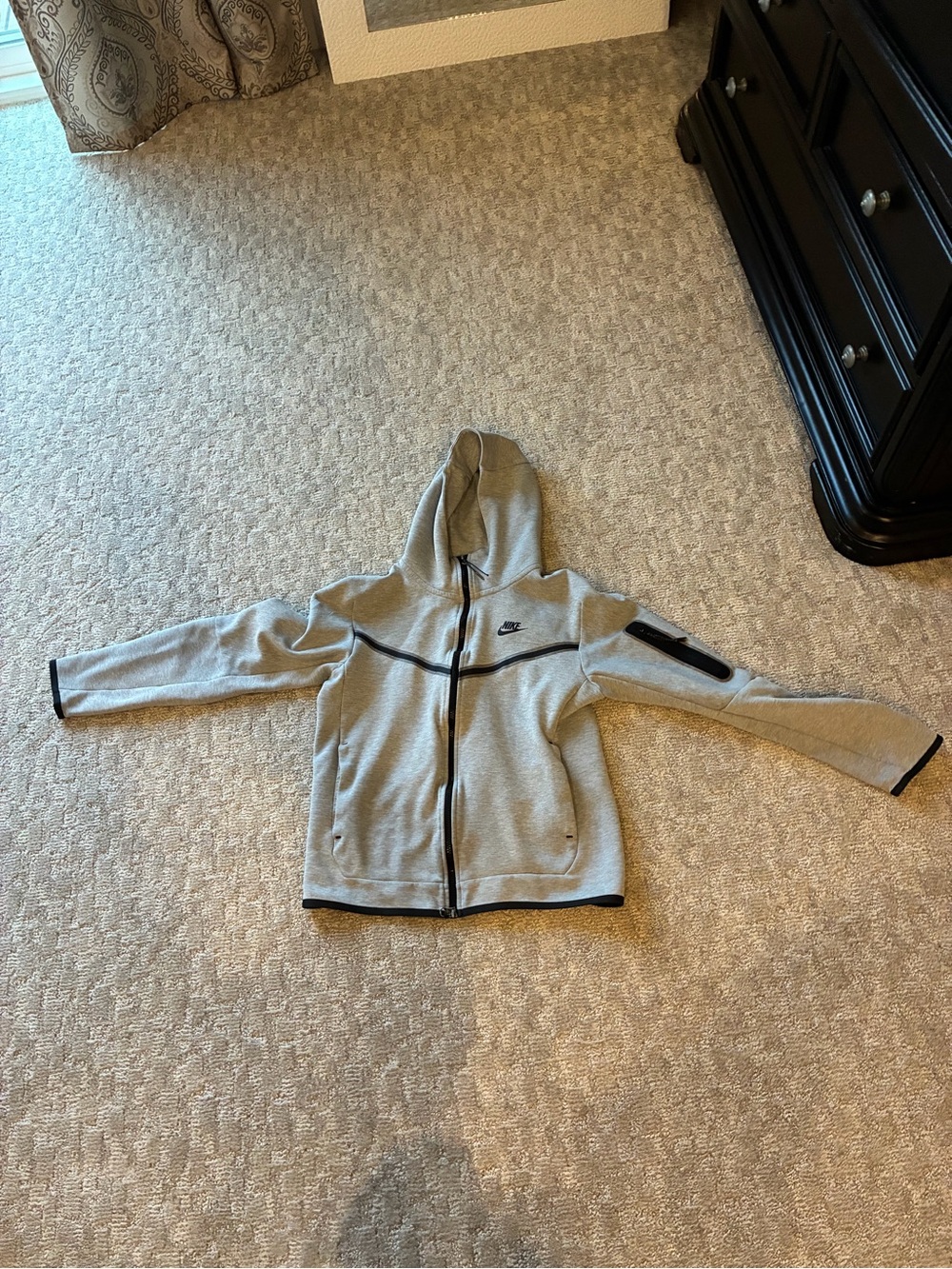 Nike Kids Light Grey Full-Zip Hoodie with Black Trim